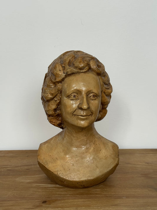 Rzeźba popiersia kobiety