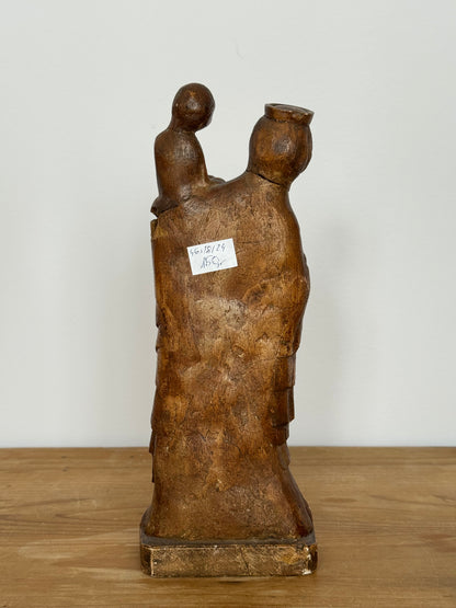 Rzeźba Madonny z dzieckiem