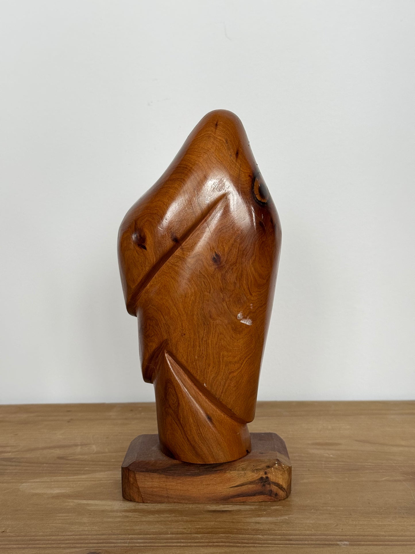 Rzeźba kobiety w hijabie