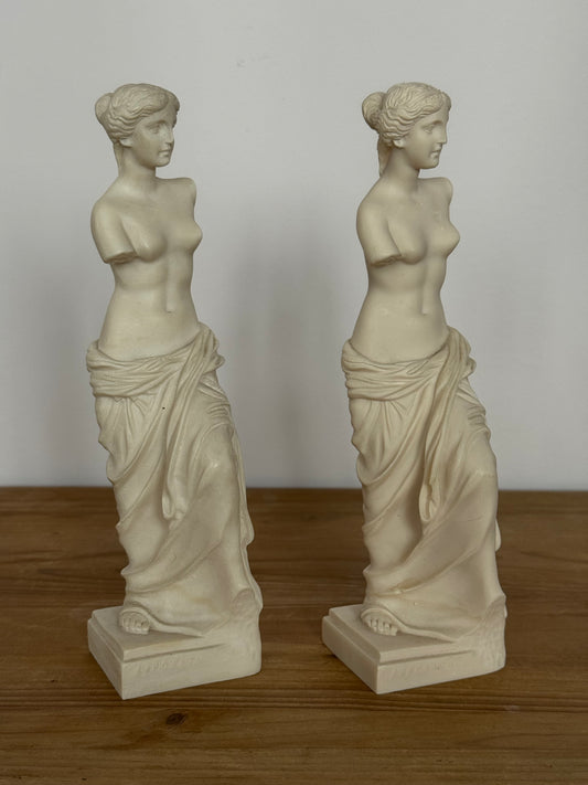 Figurki Wenus, marmur