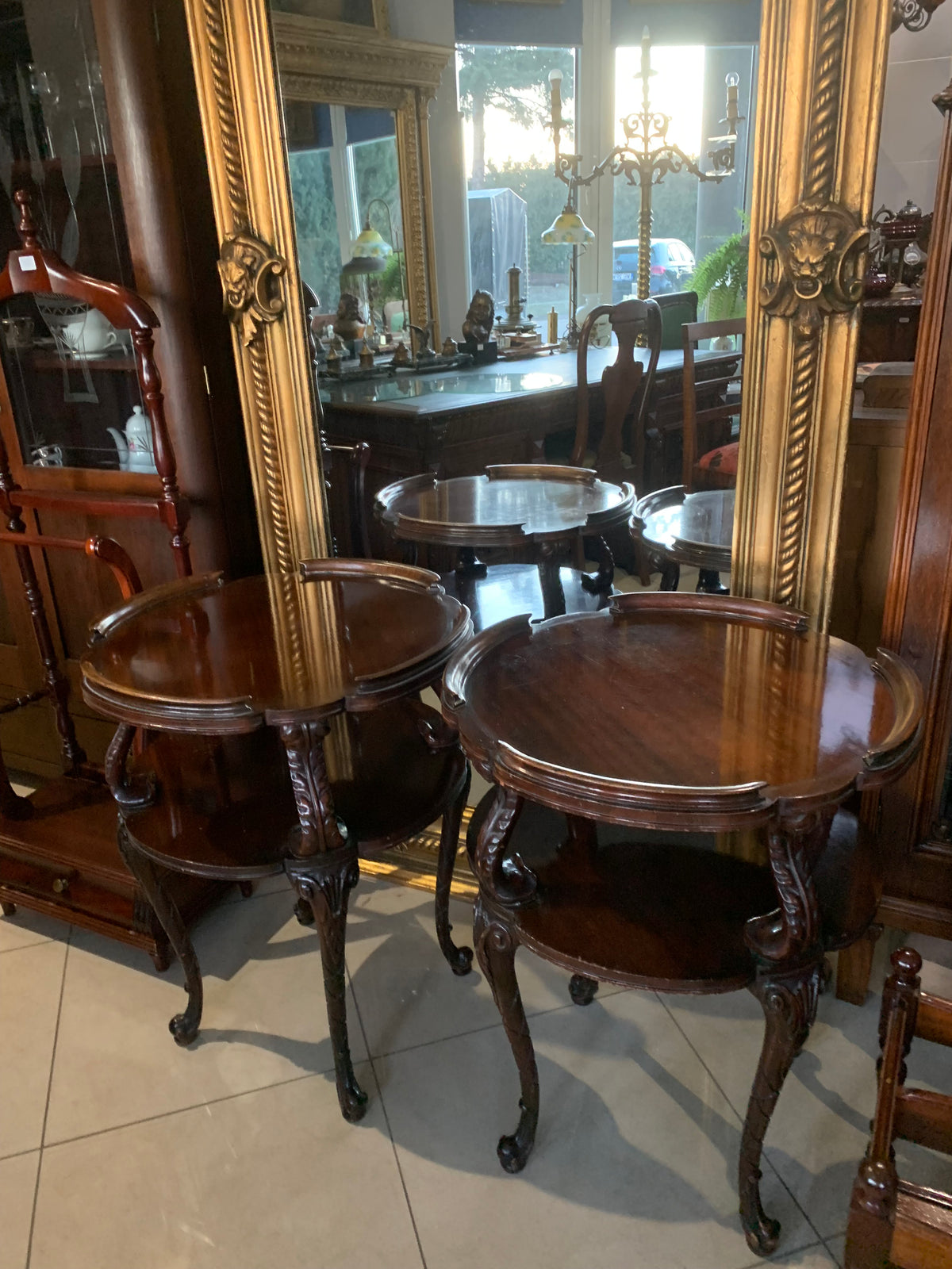 Okrągły stolik kawowy, mahoniowy Chippendale