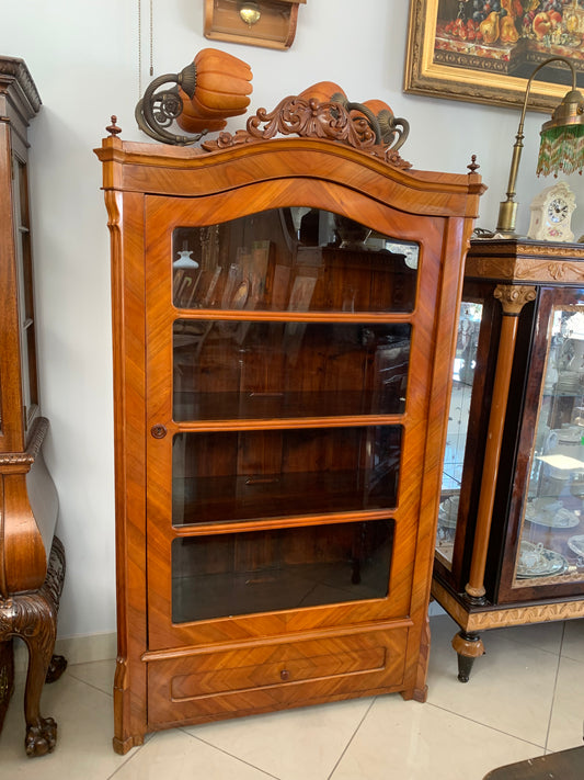 Witryna, biblioteka eklektyczna, czereśniowa po renowacji