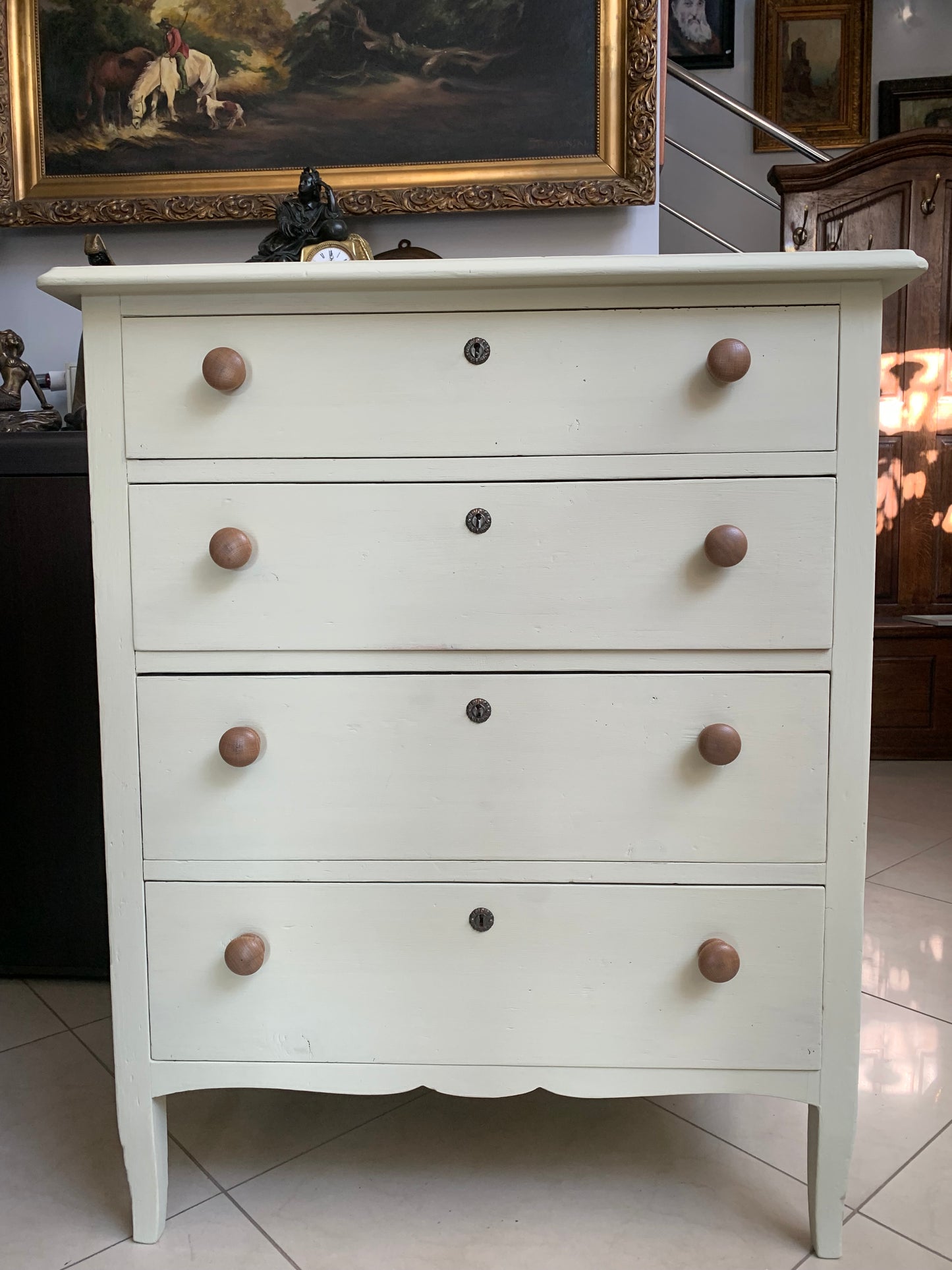 Komoda drewniana z 4 szufladami po renowacji