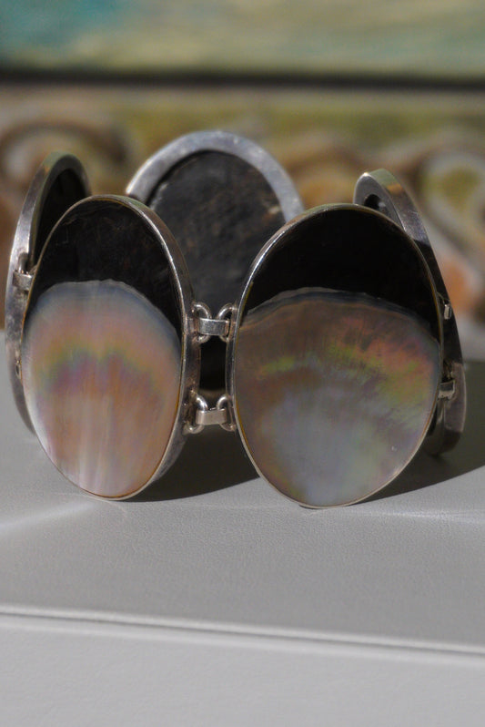 Bransoletka srebrna pr. 925, muszla.