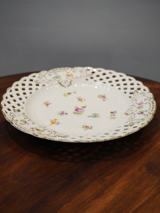 Talerz ażurowy, porcelanowy, sygnowany