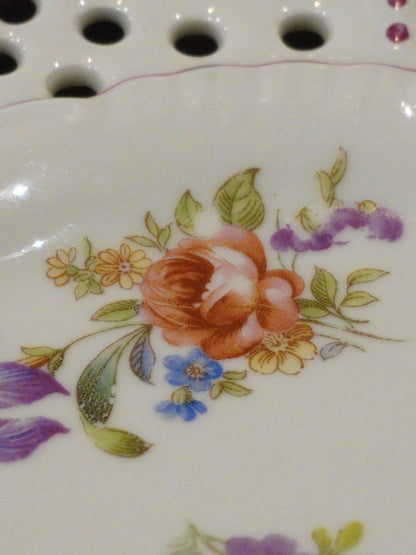 Talerz porcelanowy, ażurowy, sygnowany