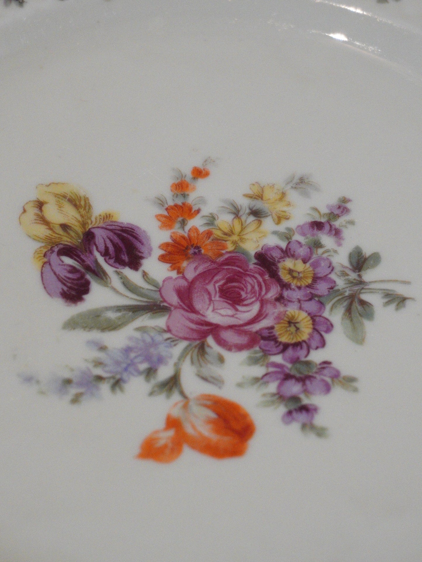 Talerz porcelanowy, deserowy, sygnowany