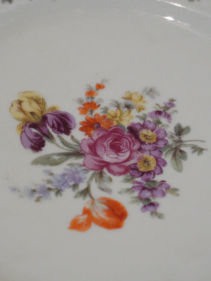 Talerz porcelanowy, deserowy, sygnowany