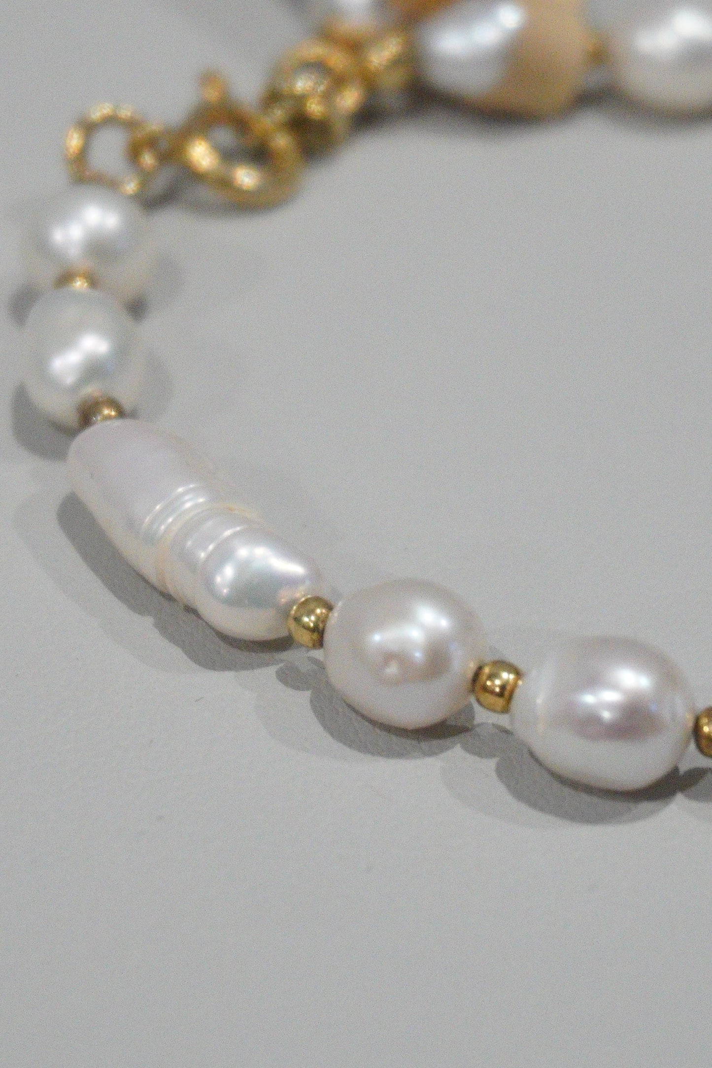 Bransoletka z pereł hodowlanych, srebro pozłacane