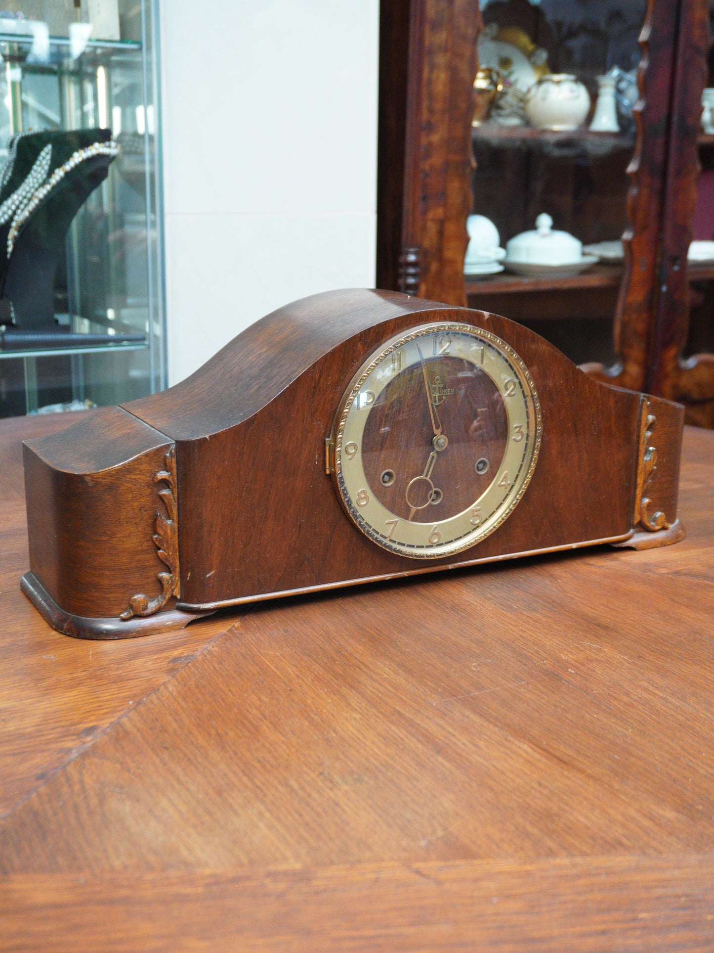 Zegar kominkowy, kwadransowy w drewnianej obudowie, Danker