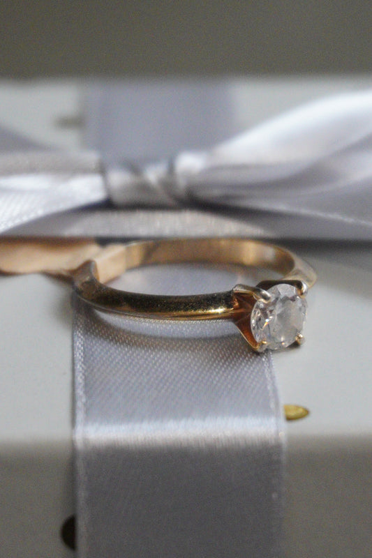 Pierścionek złoto, cyrkonia