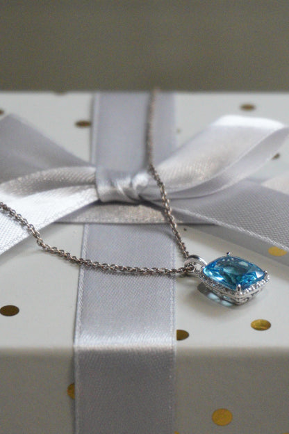 Zawieszka białe złoto, W. Kruk, topaz London Blue, waga 1,78 g