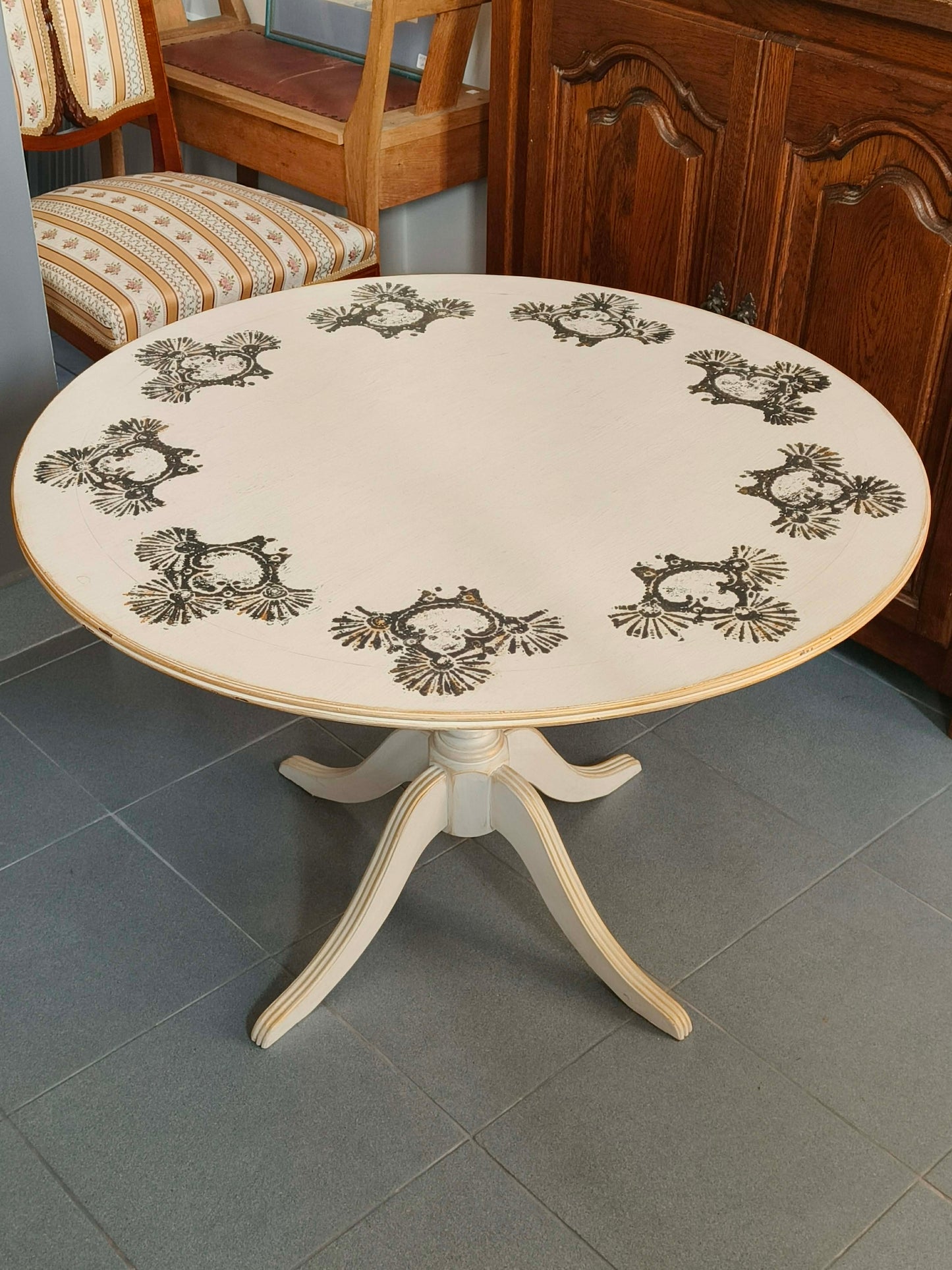 Stolik okrągły, kawowy z drewna, hand made
