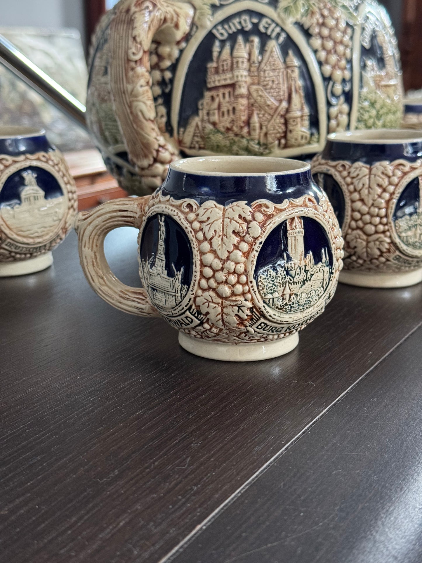 Zestaw do ponczu, waza i 7 kubków