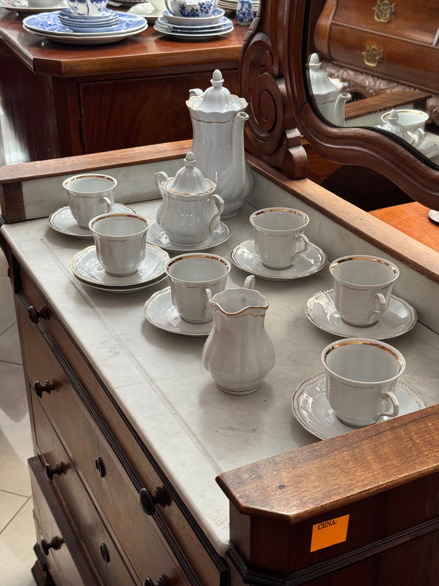 Serwis herbaciany, porcelana, pozłacany