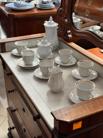 Serwis herbaciany, porcelana, pozłacany