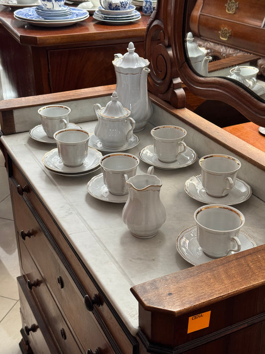 Serwis herbaciany, porcelana, pozłacany