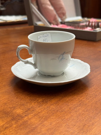 Filiżanka ze spodkiem, porcelana