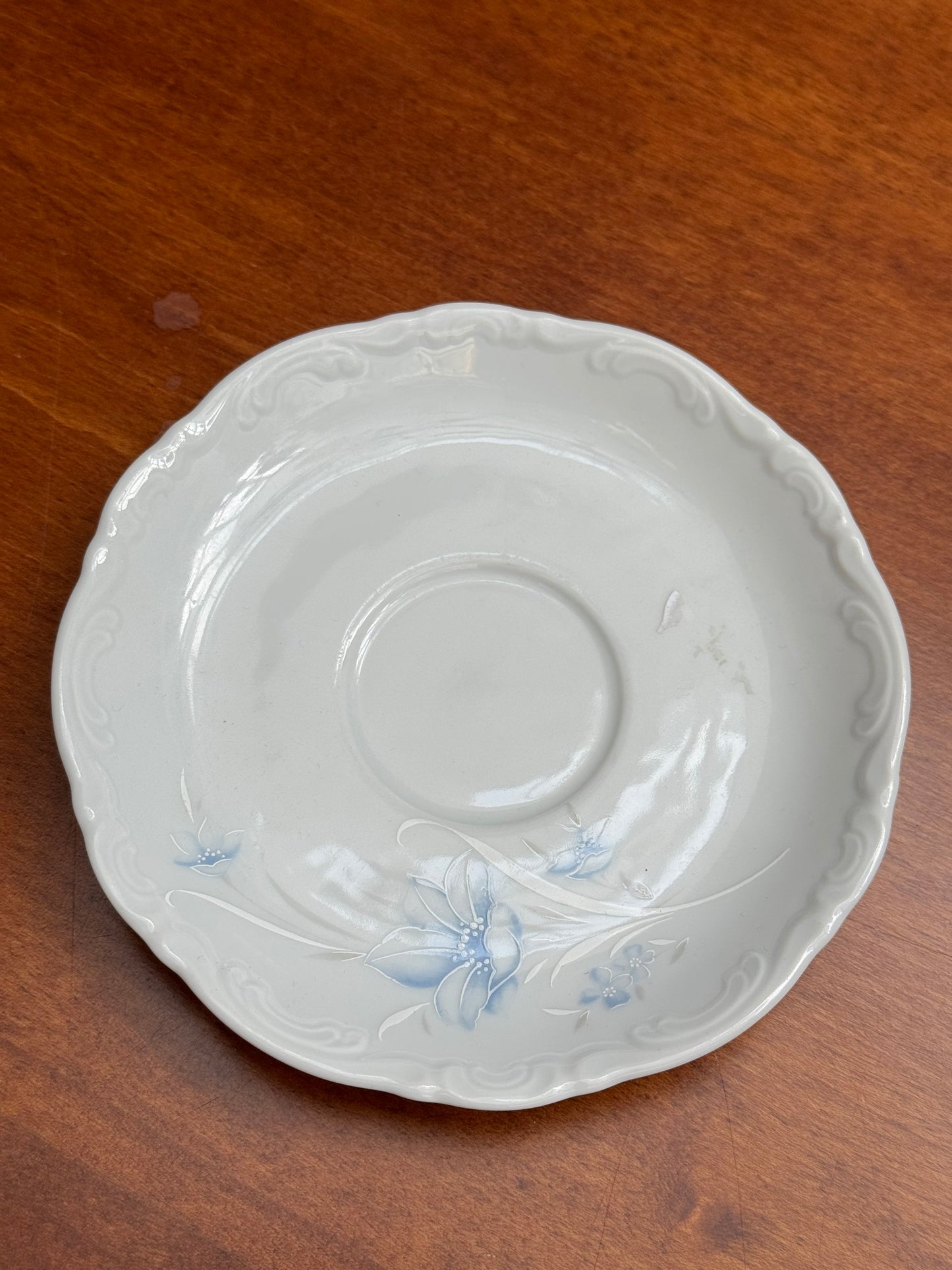Filiżanka ze spodkiem, porcelana