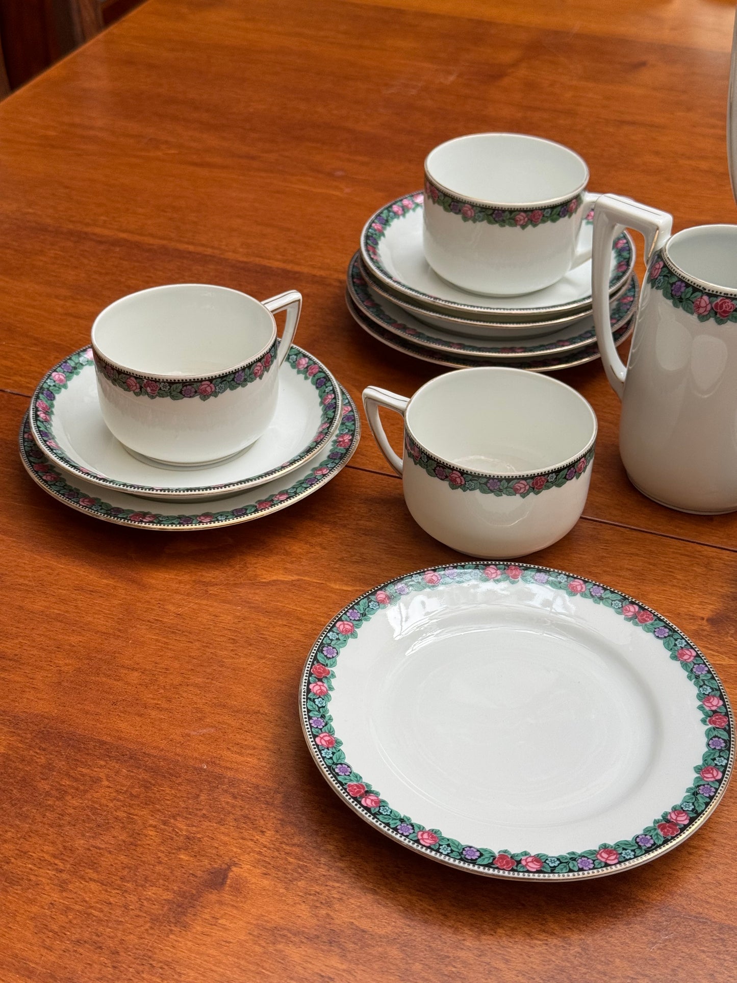 Serwis porcelanowy, kwiatowy