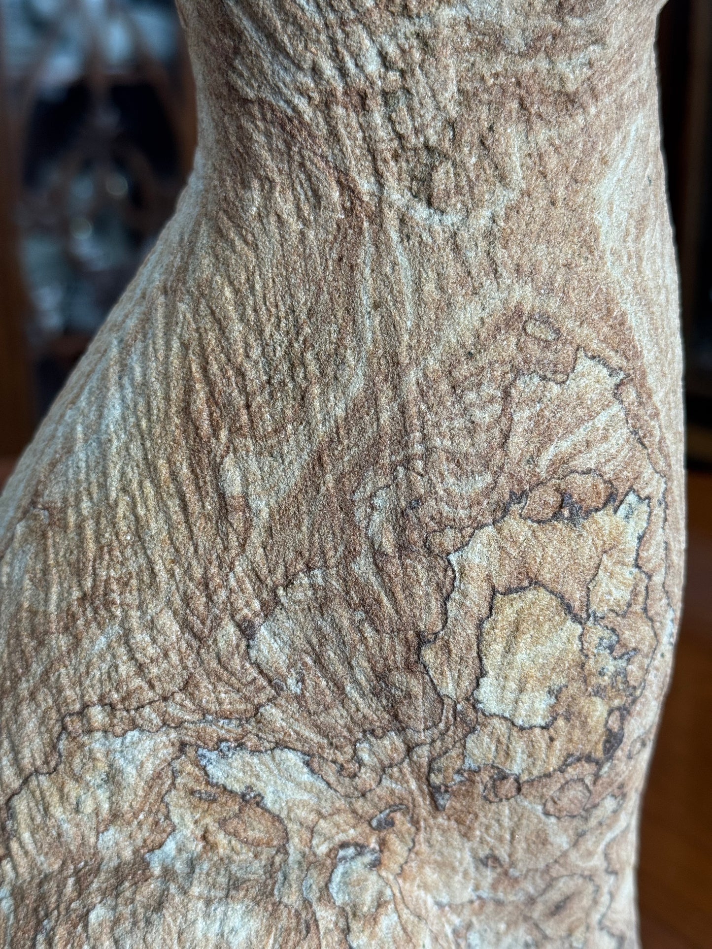 Rzeźba kota, piaskowiec