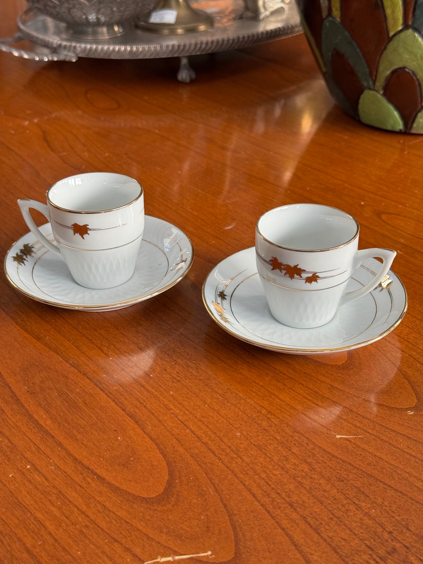 Filiżanka ze spodkiem, porcelana, złocona